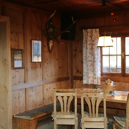 Berghuette Volkzeinerhuette Kır Evi *